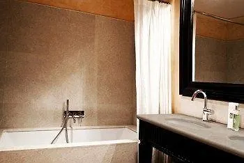 Siri Hotell 4*