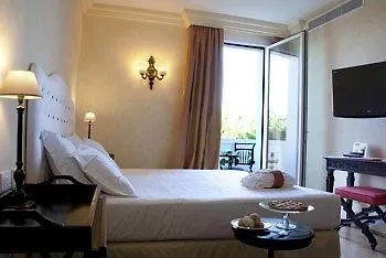 Siri Hotel